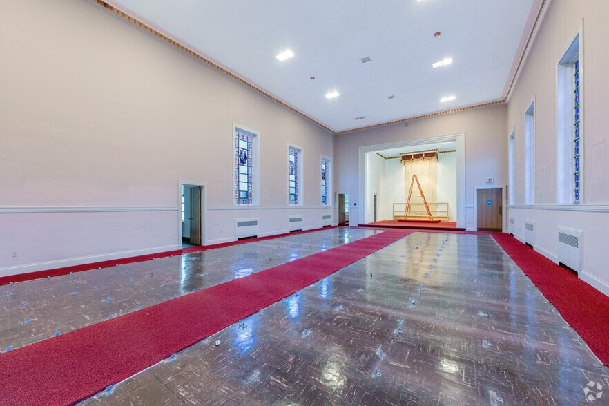 More Photos Of 399 Bishops Hwy, Kingston Schools For Sale