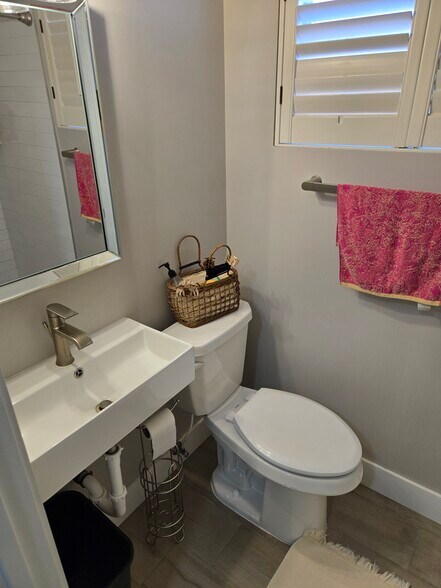 More Photos Of 13551 Walsingham Rd, Largo Office Residential For Sale