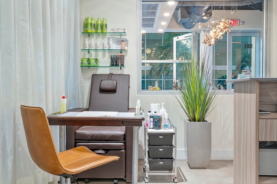 More Photos Of 20900 NE 30th Ave, Aventura Office Residential For Lease