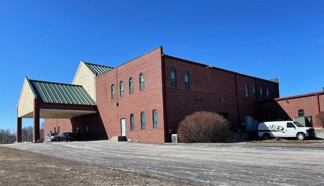 More Photos Of 1330 Commercial St, Warsaw Office For Sale