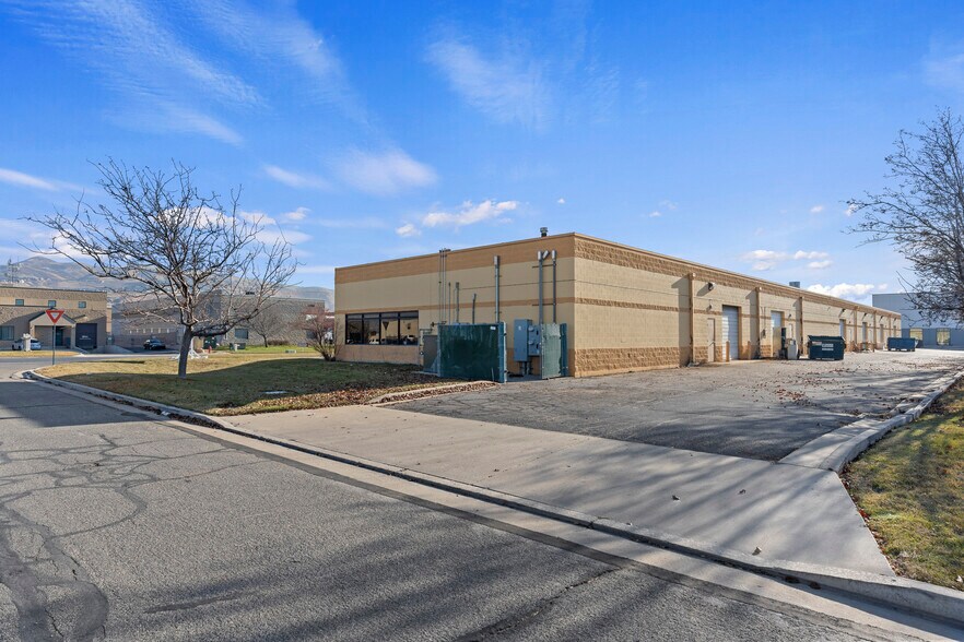 More Photos Of 71 N Cutler Dr, North Salt Lake Light Manufacturing For Lease