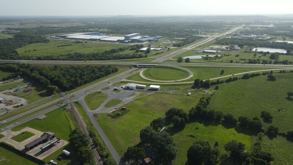 More Photos Of 120 W Peak Blvd, Muskogee Freestanding For Sale