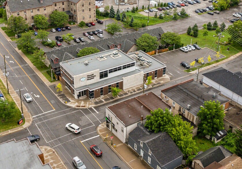 More Photos Of 4 Pine St N, Thorold Veterinarian Kennel For Sale