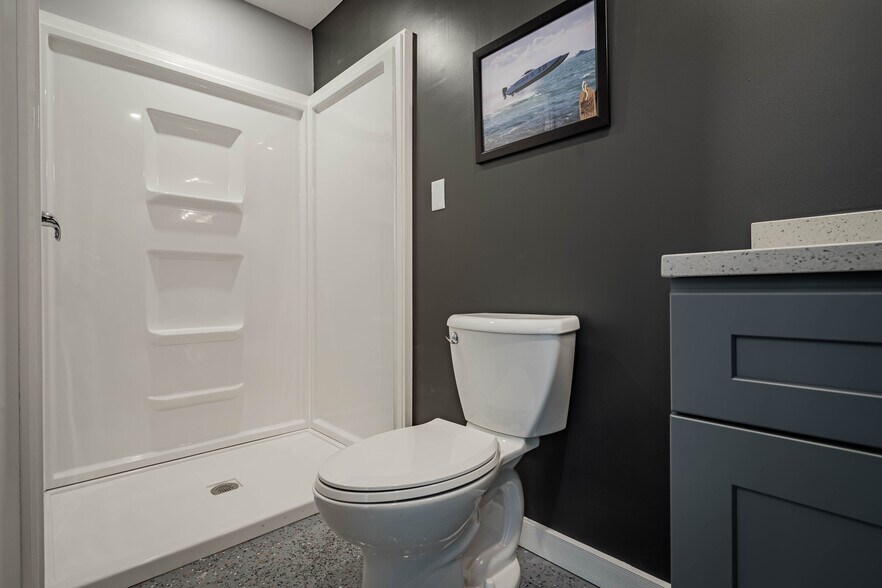 More Photos Of 100 Man Cave, Sunrise Beach Self Storage For Sale