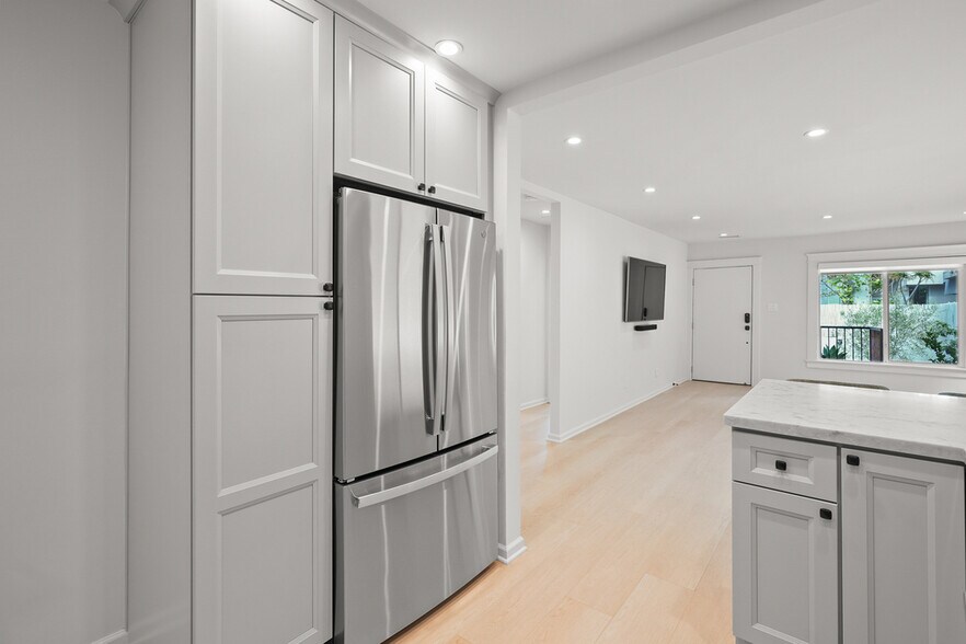 More Photos Of 617 Westmount Dr, West Hollywood Apartments For Sale