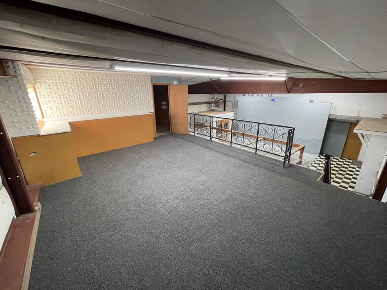 More Photos Of 3310-3320 S Knox Ct, Englewood Research And Development For Lease