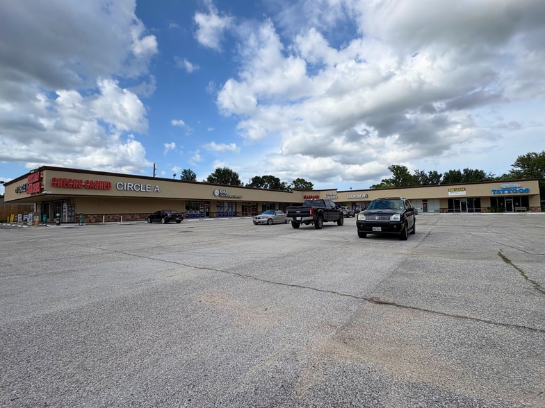 Primary Photo Of 11302-11332 Huffmeister Rd, Houston Unknown For Lease