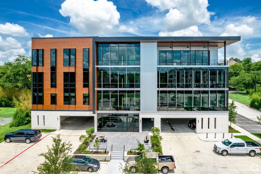 More Photos Of 200 Austin Hwy, San Antonio Office For Lease