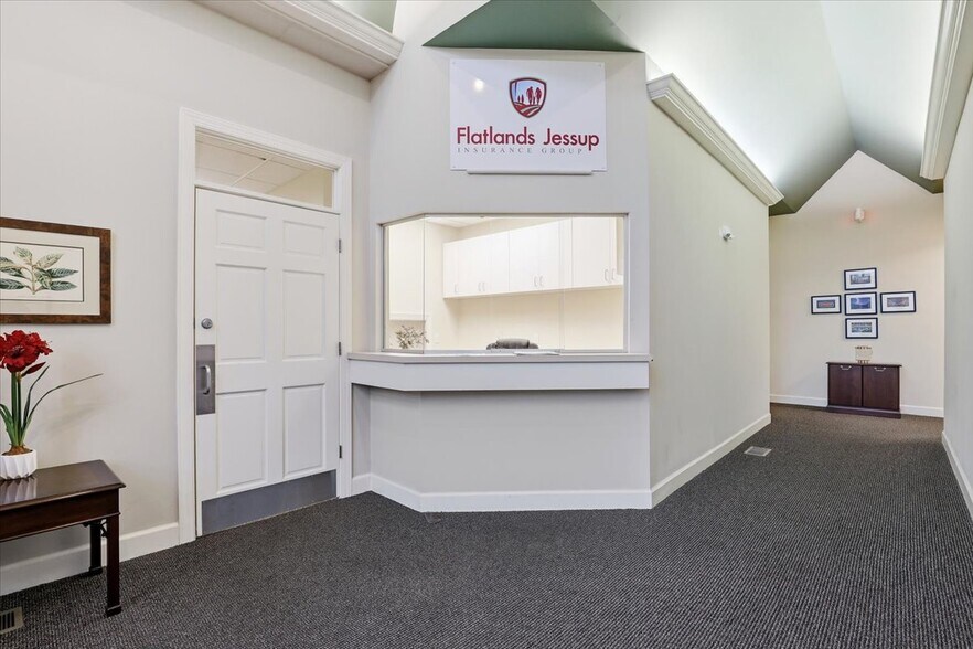 More Photos Of 2120 N Queen St, Kinston Office For Lease