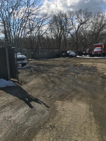 More Photos Of 965 E Main St, Riverhead Auto Repair For Sale