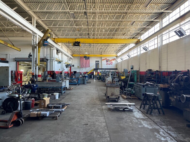 More Photos Of 30744 Groesbeck Hwy, Roseville Manufacturing For Lease