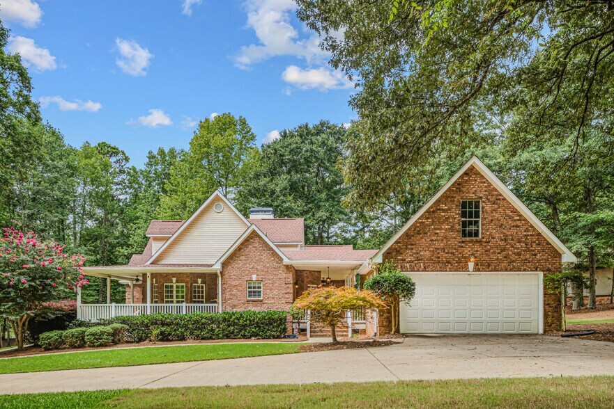 More Photos Of 170 St Gabriel Way, Fayetteville Light Manufacturing For Sale