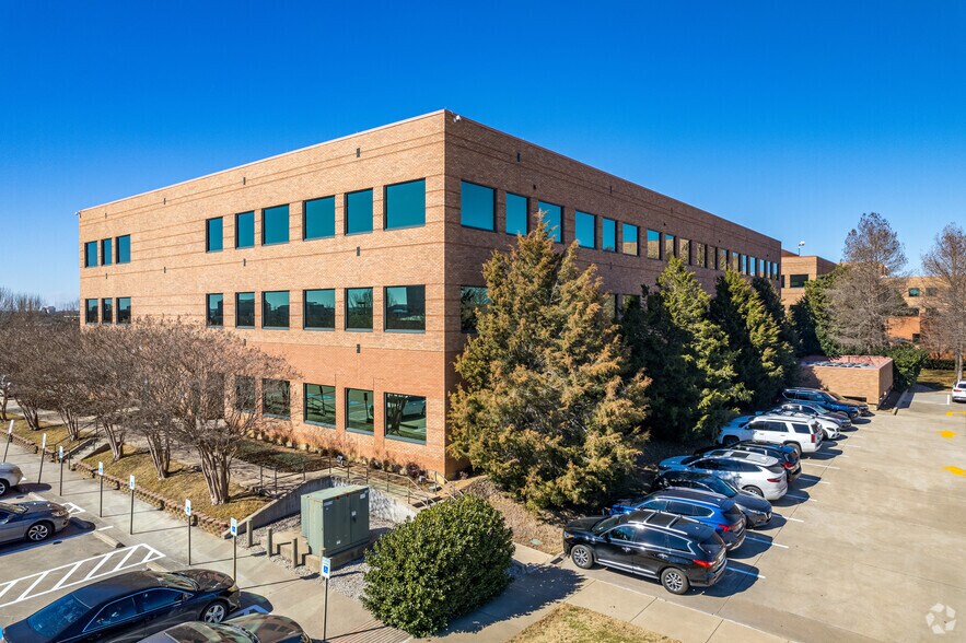 More Photos Of 6750 N Macarthur Blvd, Irving Medical For Lease