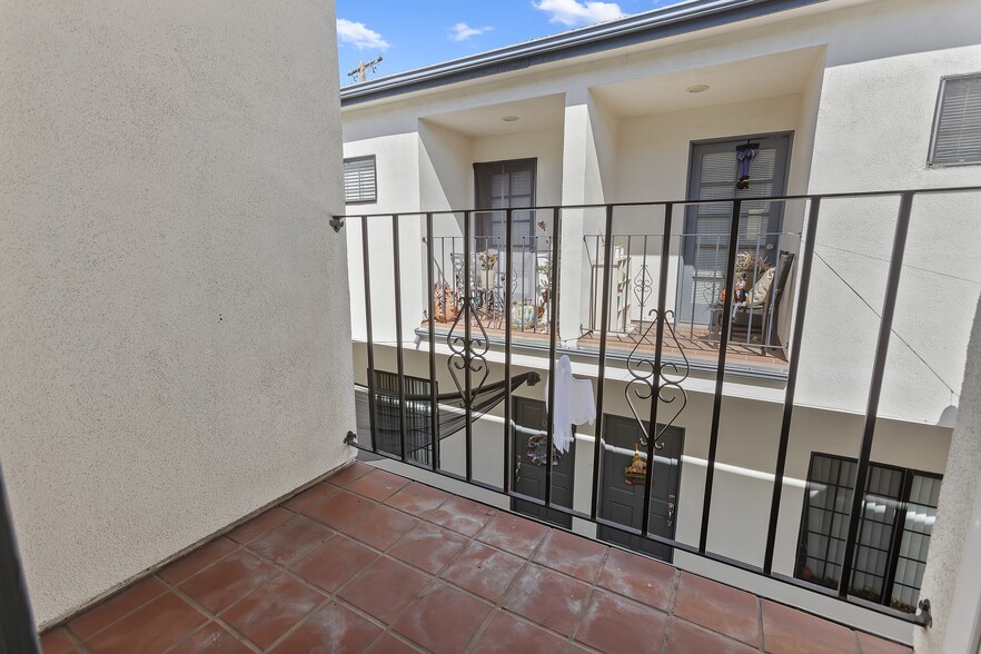 More Photos Of 635 E Olive Ave, Burbank Apartments For Sale