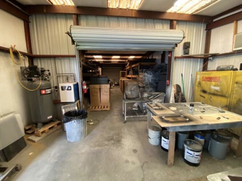 More Photos Of 1600 South Hwy 95, Bastrop Manufacturing For Sale