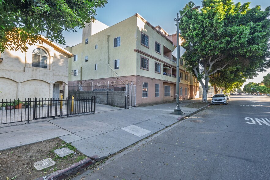 More Photos Of 4920 S Broadway Rd, Los Angeles Apartments For Sale