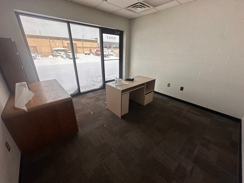More Photos Of 3408 Busch Dr SW, Grandville Manufacturing For Sale