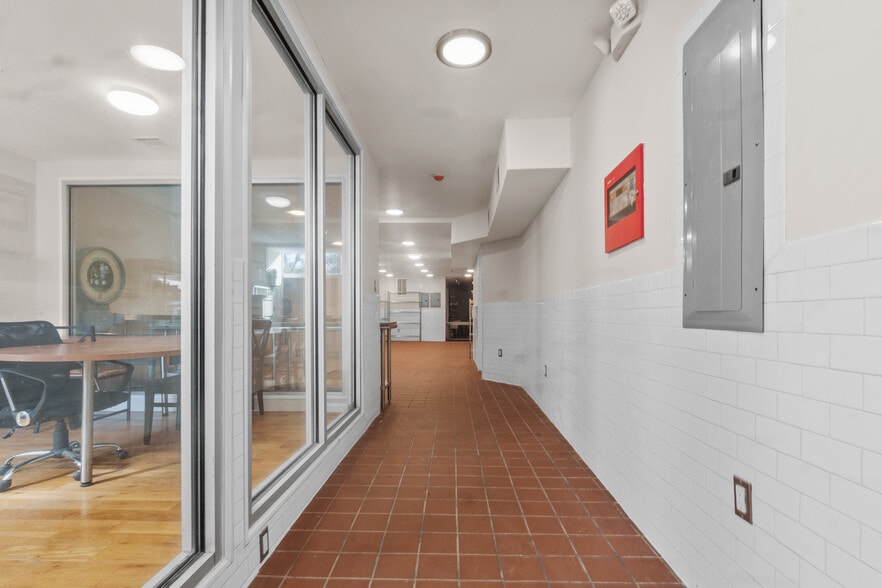 More Photos Of 1011 New York Ave, Union City Storefront Retail Residential For Lease