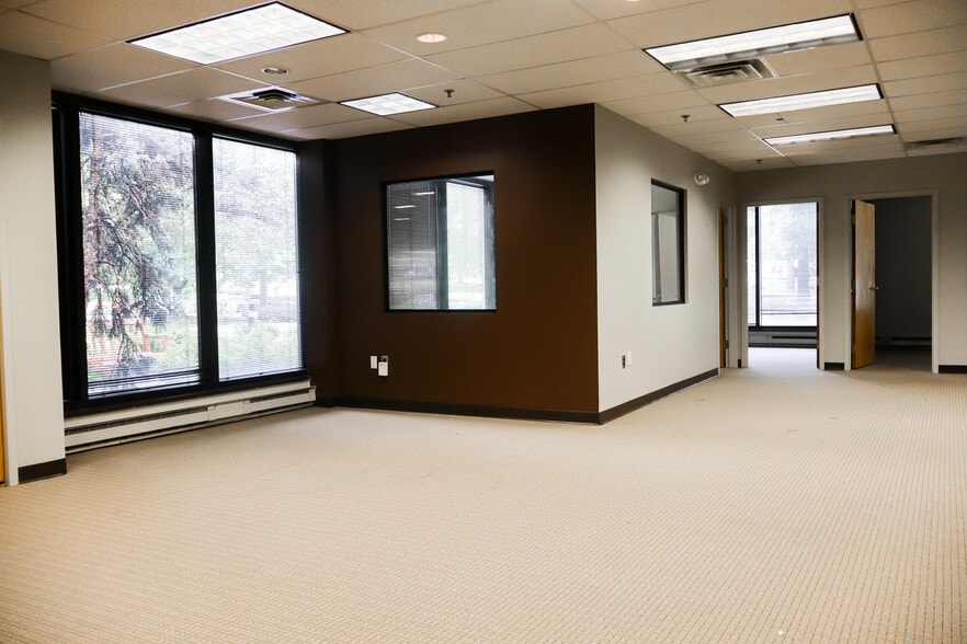 More Photos Of 100 Franklin Sq Dr, Somerset Office For Lease