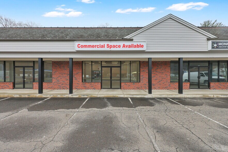 More Photos Of 179 Main St, Monroe Storefront For Lease