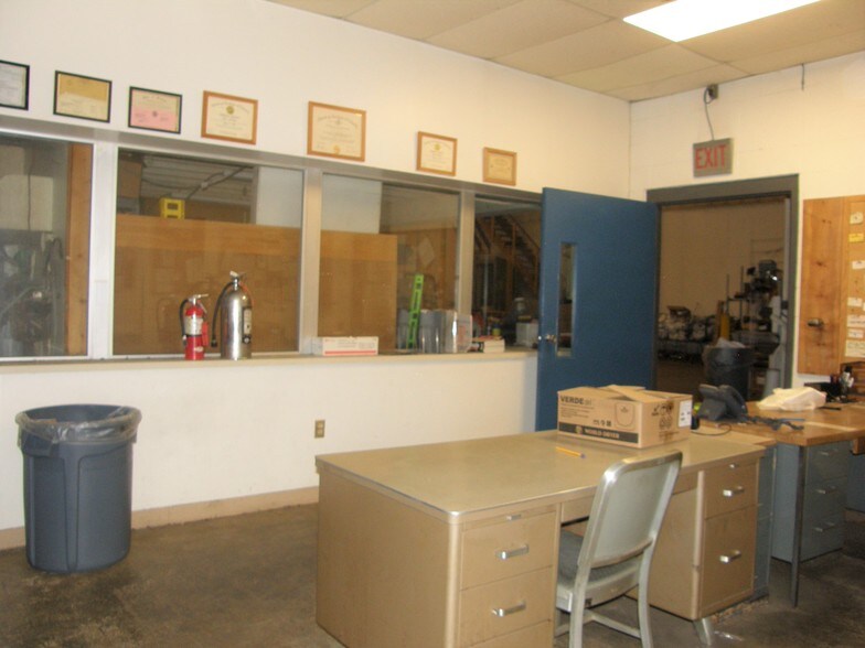 More Photos Of 2112 Industrial Dr, Niles Manufacturing For Sale