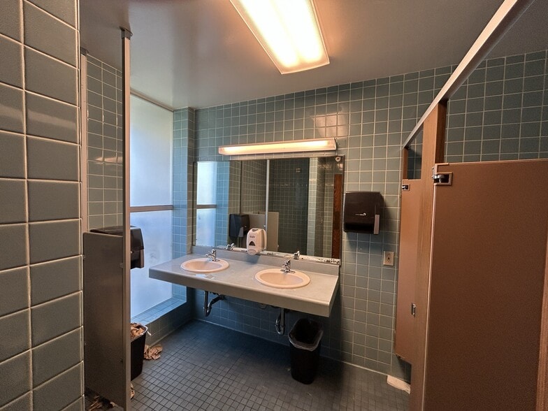 More Photos Of 14801 Osage Ave, Lawndale Specialty For Sale