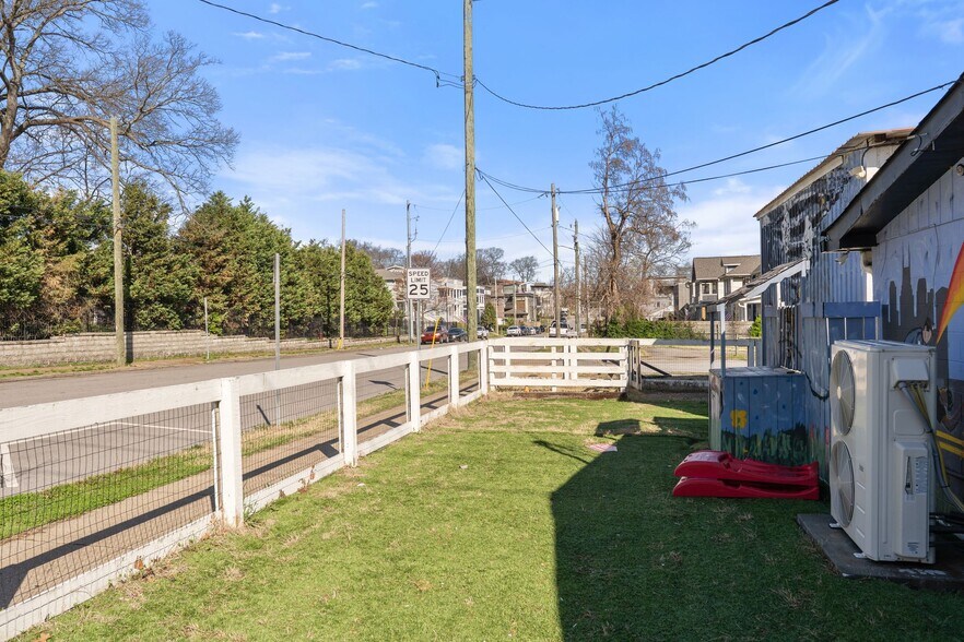 More Photos Of 616 Garfield St, Nashville Convenience Store For Sale