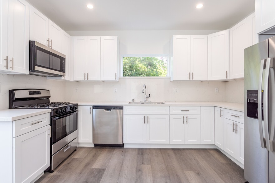 More Photos Of 1032-1038 N Oxford Ave, Los Angeles Apartments For Sale