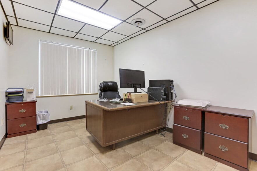 More Photos Of 2591 Harrison Rd, Columbus Warehouse For Sale