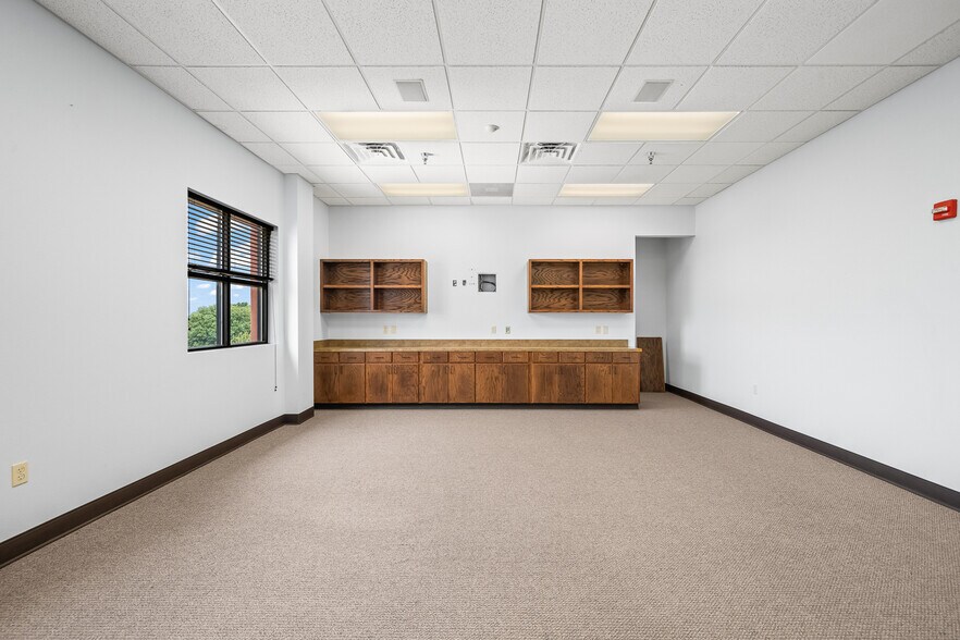 More Photos Of 7202 Slide Rd, Lubbock Medical For Lease