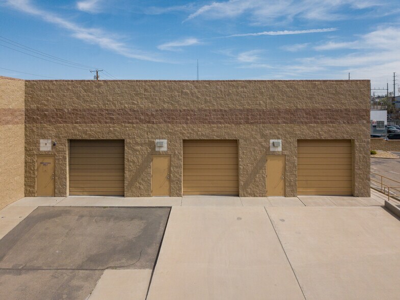 More Photos Of 801 Pendale Rd, El Paso Distribution For Sale