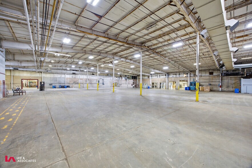 More Photos Of 101 Conyers Industrial Dr, Cartersville Warehouse For Sale