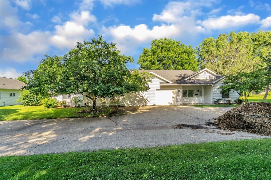 More Photos Of 121 S 5th St, Evansville Assisted Living For Sale