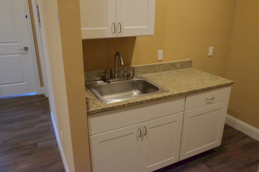 More Photos Of 318 W FM 544, Murphy Medical For Sale