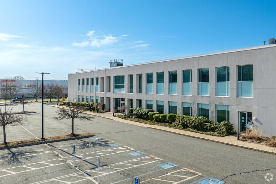 More Photos Of 111 Lawrence St, Framingham Research And Development For Lease