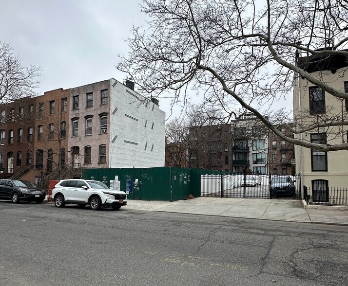 More Photos Of 71 Quincy St, Brooklyn Land For Sale