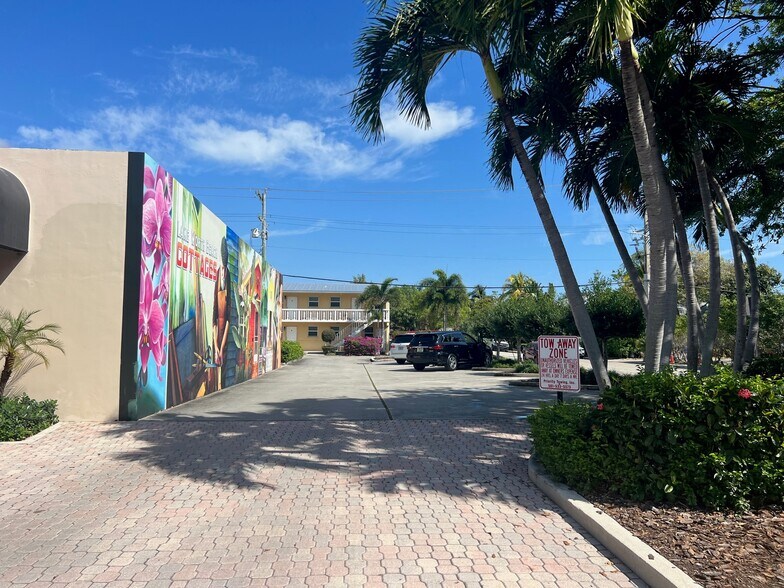 More Photos Of 604 Lucerne Ave, Lake Worth Beach Storefront For Sale