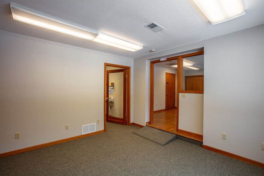 More Photos Of 724 Pine St, Sandpoint Office Residential For Sale