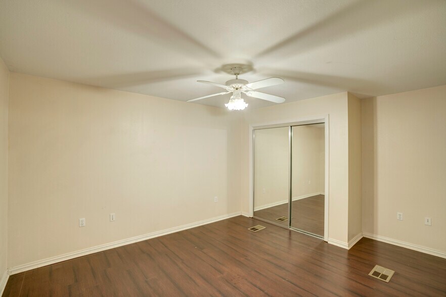 More Photos Of 11578 Airway Blvd, Roanoke Warehouse For Sale