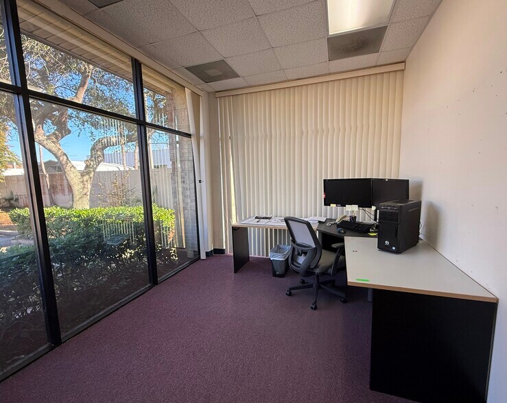 More Photos Of 913-915 N Nova Rd, Holly Hill Office For Lease