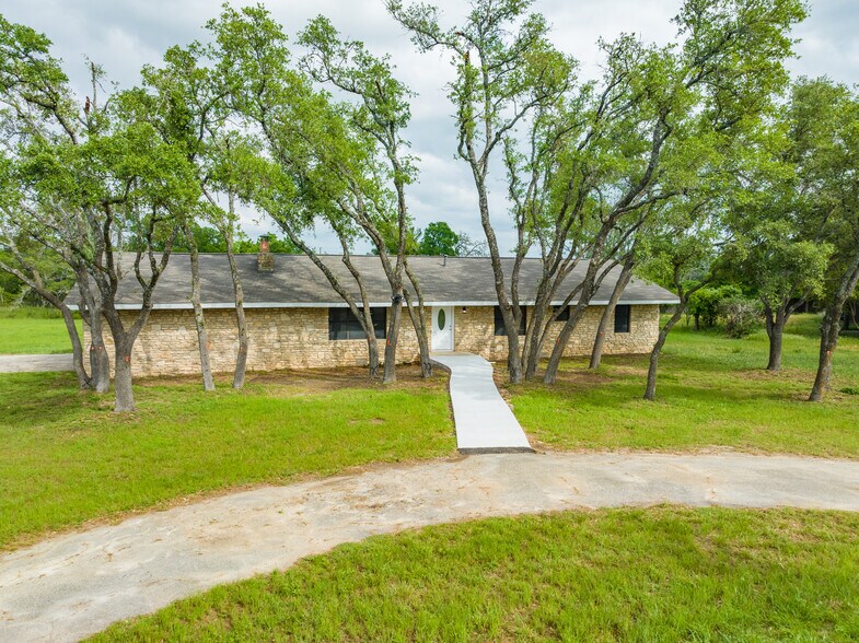 More Photos Of 101 Retha Dr, Dripping Springs Specialty For Sale