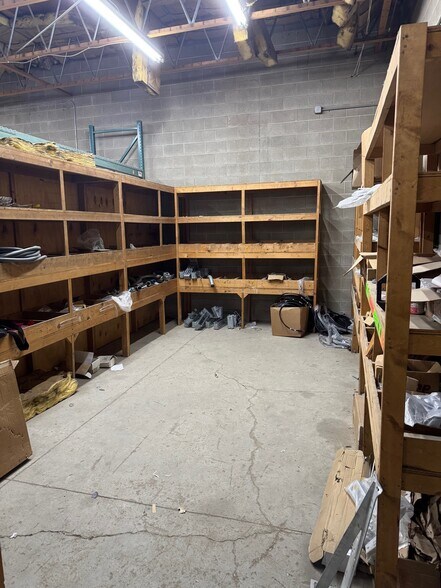 More Photos Of 2370 Decker Lake Blvd, Salt Lake City Office For Lease