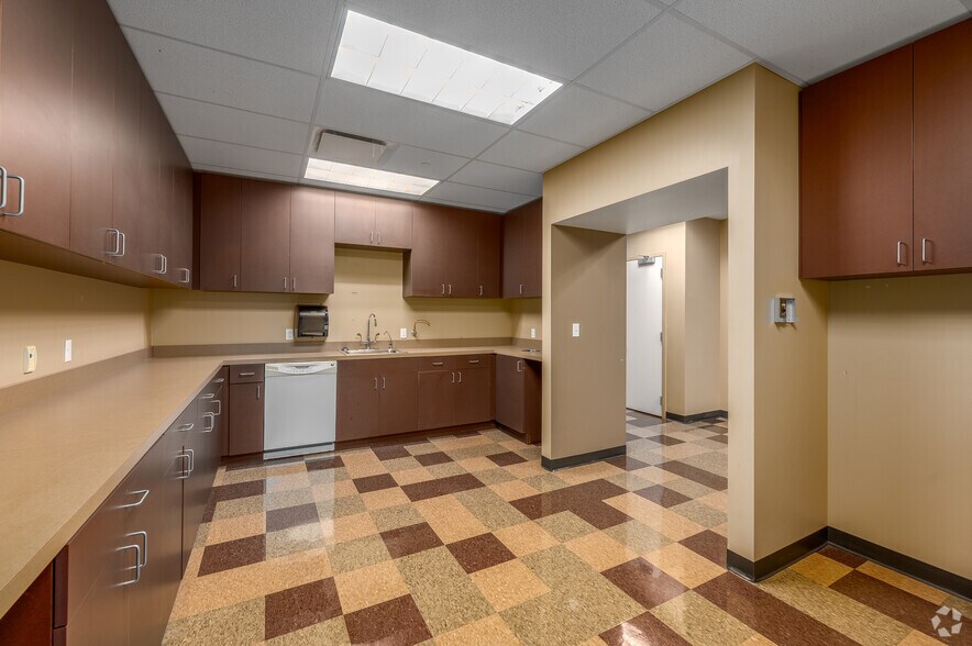 Photo of 2nd Floor Ste Parkland 2