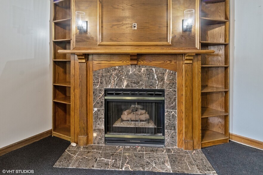 More Photos Of 438 N Hough St, Barrington Office For Sale