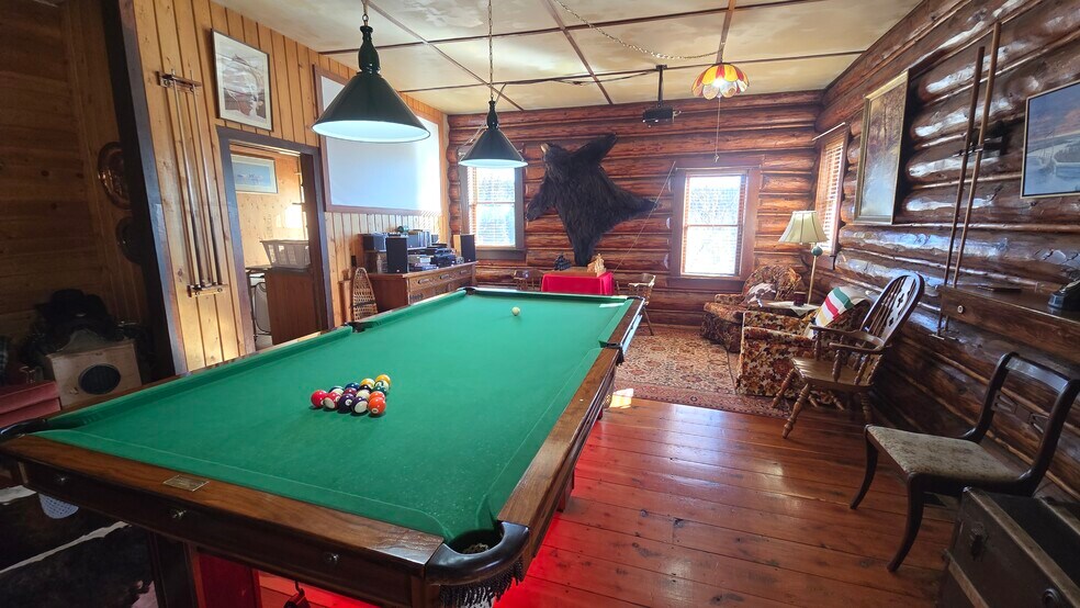 More Photos Of 1080 Stack Valley Rd, Cariboo Hotel For Sale