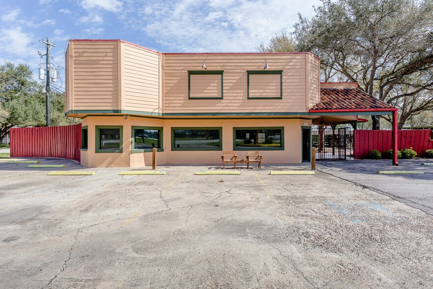 More Photos Of 15407 Highway 36, Needville Restaurant For Sale