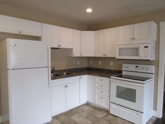 More Photos Of 211 1st St Ne, Halliday Hotel For Sale