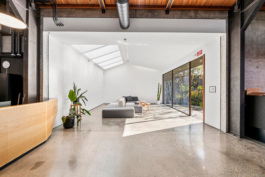 More Photos Of 2611-2619 Exposition Blvd, Los Angeles Loft Creative Space For Lease