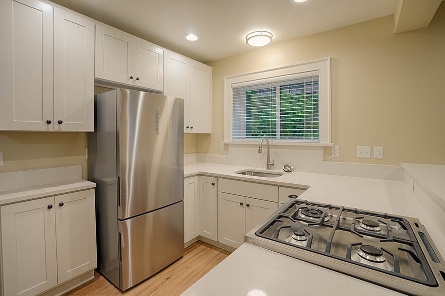 More Photos Of 416 Summit Ave E, Seattle Apartments For Sale