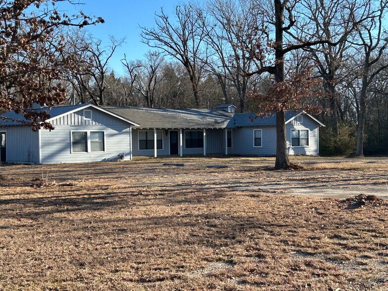 More Photos Of 2003 E US Highway 84, Palestine Office For Sale